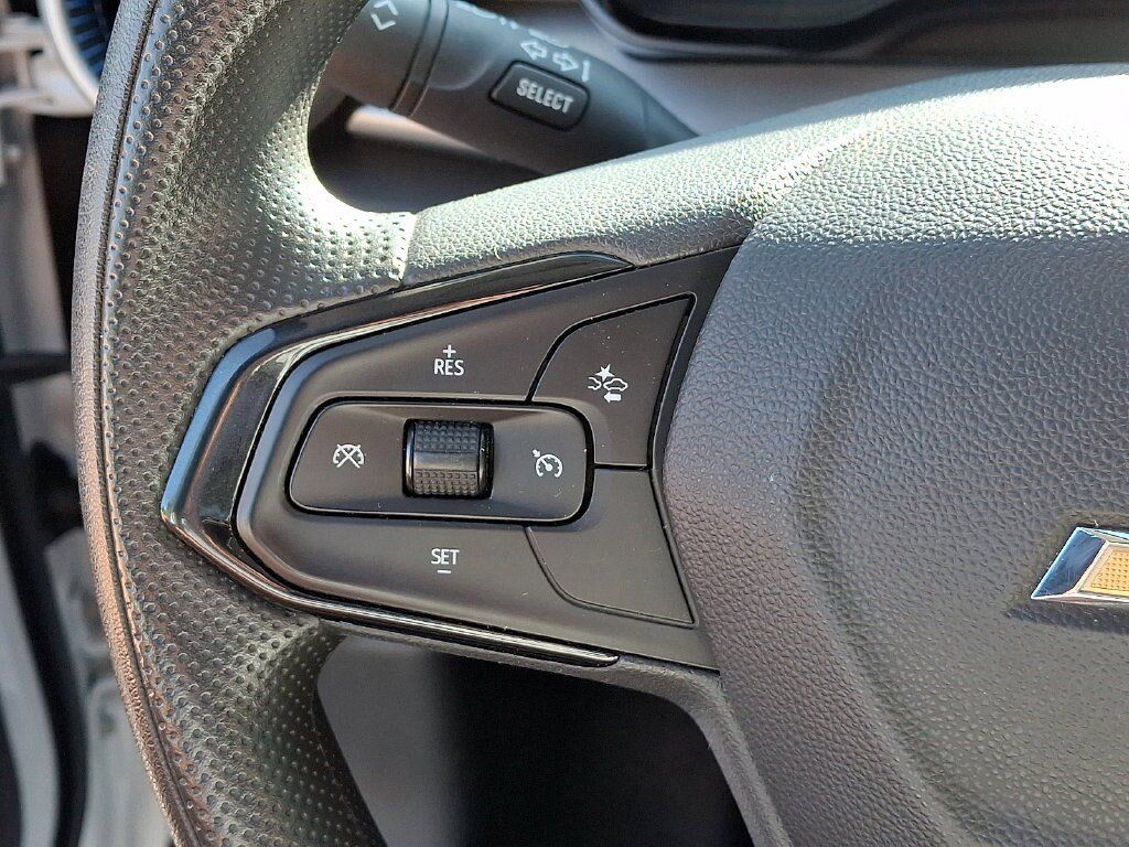 Used 2025 Chevrolet Trax LS w/ LS Convenience Package FWD image 26