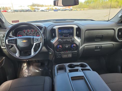 Used 2021 Chevrolet Silverado 1500 LT AWD/4WD image 18