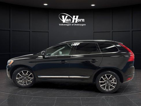 Used 2016 Volvo XC60 T6 w/ Proximity Package image 4