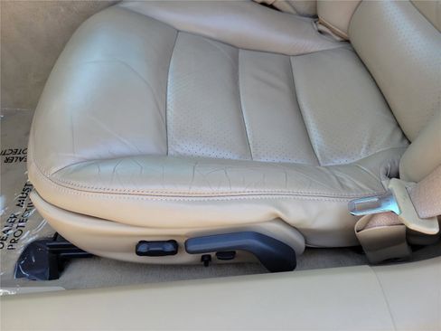 Used 2006 Chevrolet Corvette Convertible w/ Preferred Equipment Group RWD image 11