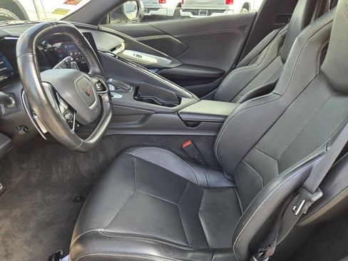 Used 2022 Chevrolet Corvette Stingray Coupe w/ Z51 Performance Package RWD image 19