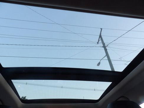 Used 2016 Chrysler 300 C image 27