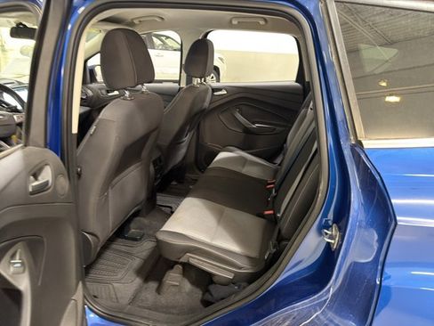 Used 2017 Ford Escape SE w/ Equipment Group 201A AWD/4WD image 11