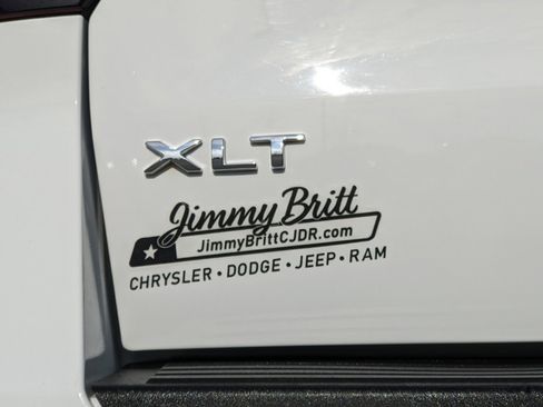 Used 2022 Ford Expedition XLT image 24