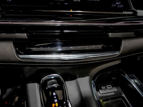 Used 2024 Cadillac Escalade V w/ LPO, ONYX Package image 24