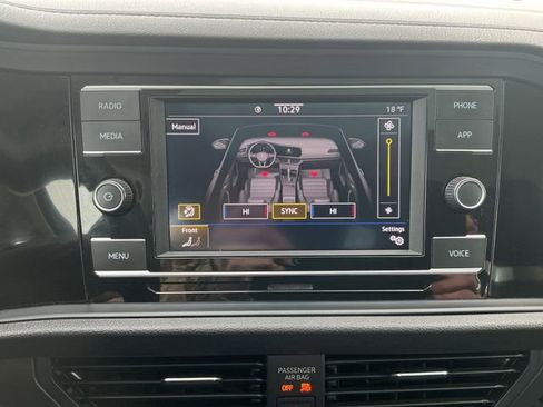 Used 2024 Volkswagen Jetta SE image 54