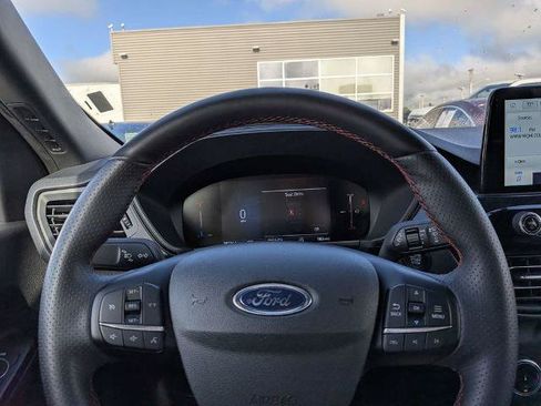Certified 2025 Ford Escape ST-Line Select AWD/4WD image 23