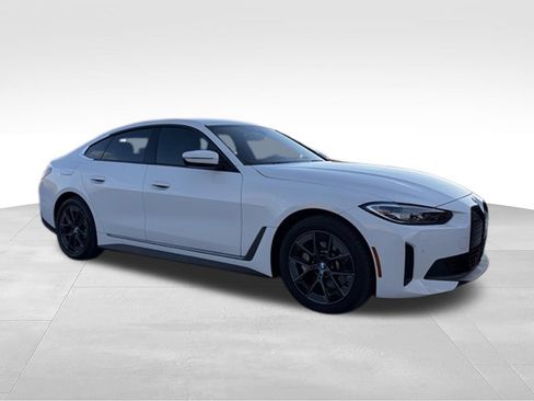 Used 2023 BMW i4 eDrive40 RWD image 4