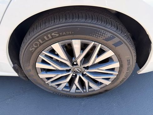Used 2025 Nissan Altima 2.5 SV FWD image 23