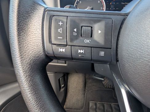 Used 2024 Nissan Rogue S AWD/4WD image 23