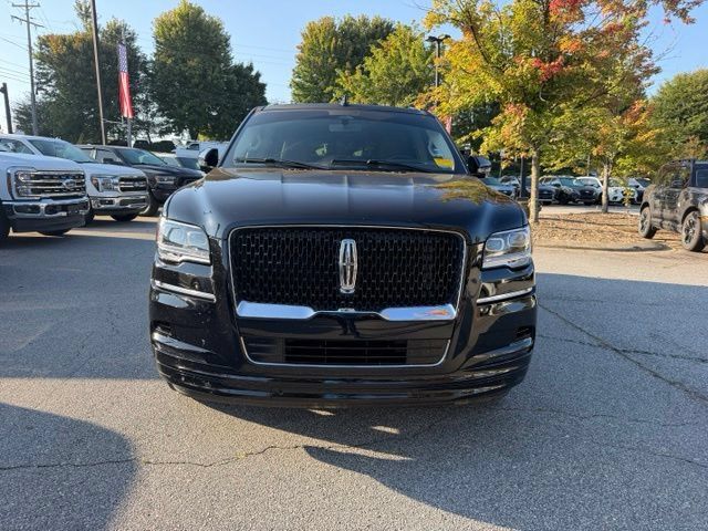 Used 2023 Lincoln Navigator Reserve AWD/4WD image 7