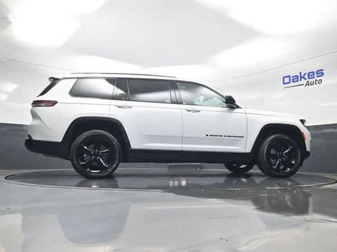 Used 2025 Jeep Grand Cherokee L Altitude AWD/4WD image 47