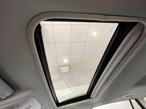 Used 2018 Toyota RAV4 XLE w/ Plus Extra Value Package image 21