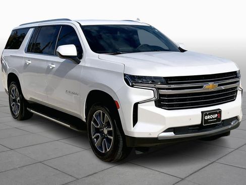 Used 2023 Chevrolet Suburban LT image 3