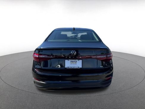 Used 2025 Volkswagen Jetta SE image 12
