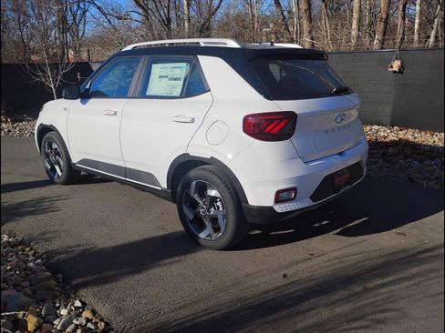 New 2026 Hyundai Venue SEL image 2