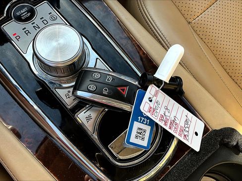 Used 2010 Jaguar XK Convertible image 11