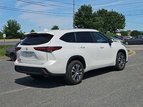 Used 2023 Toyota Highlander XLE FWD image 13