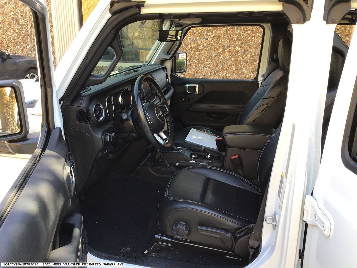 Used 2021 Jeep Wrangler Unlimited Sahara w/ Cold Weather Group AWD/4WD image 8
