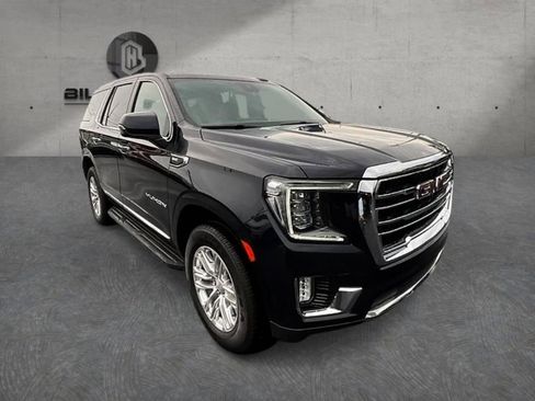 Used 2023 GMC Yukon SLT w/ SLT Premium Package AWD/4WD image 3