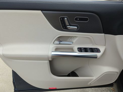 Used 2022 Mercedes-Benz GLA 250 4MATIC image 20