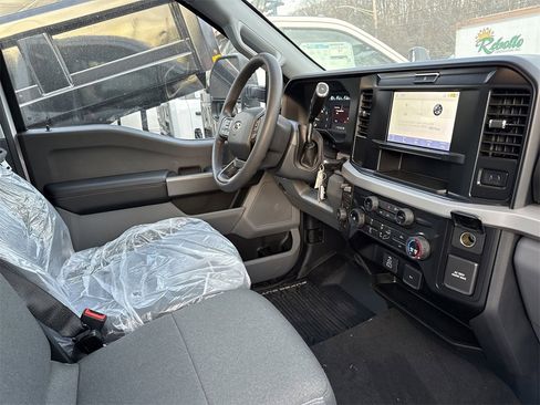 New 2025 Ford F350 XLT w/ FX4 Off-Road Package image 23