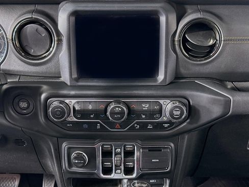 Used 2021 Jeep Wrangler Unlimited Sahara image 40