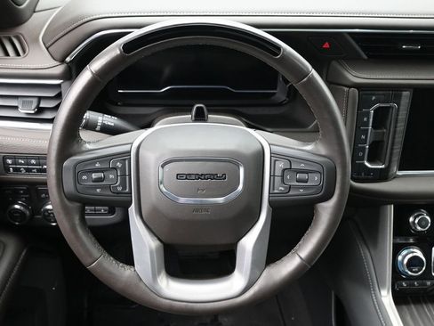 Used 2023 GMC Yukon Denali w/ Denali Reserve Package image 21