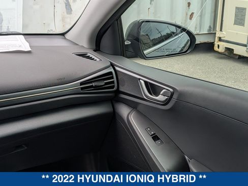 Used 2022 Hyundai Ioniq SE FWD image 17