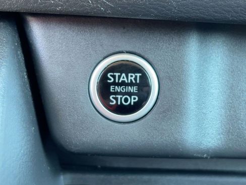 Used 2023 Nissan Rogue SV image 25