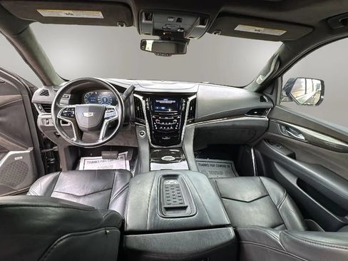 Used 2016 Cadillac Escalade Platinum RWD image 14