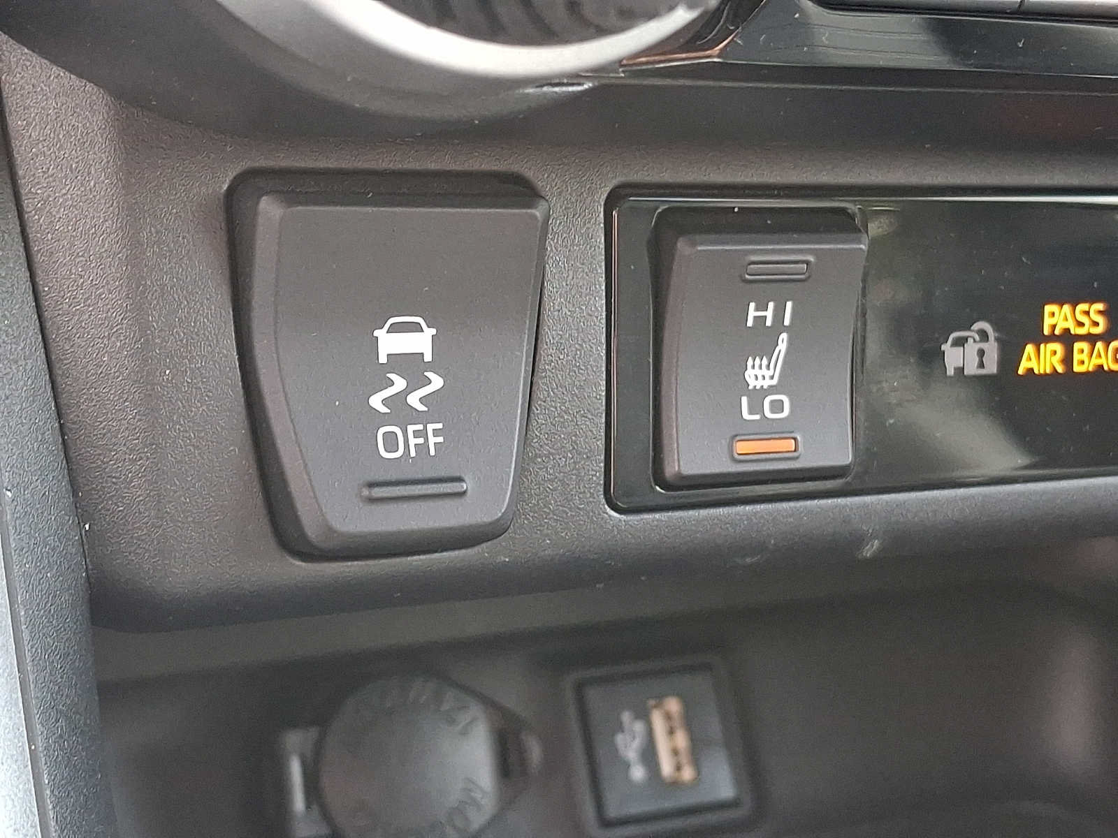 Used 2024 Toyota RAV4 XLE Premium w/ Weather Package AWD/4WD image 23