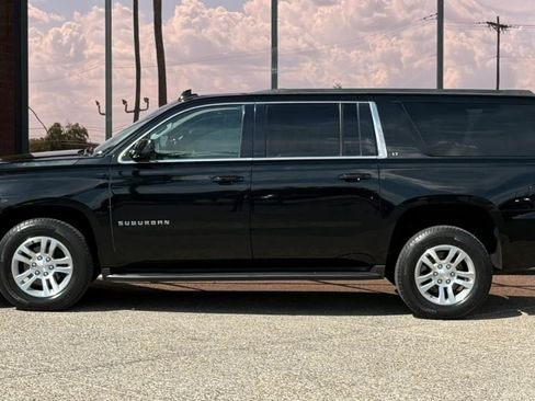 Used 2020 Chevrolet Suburban LT AWD/4WD image 4