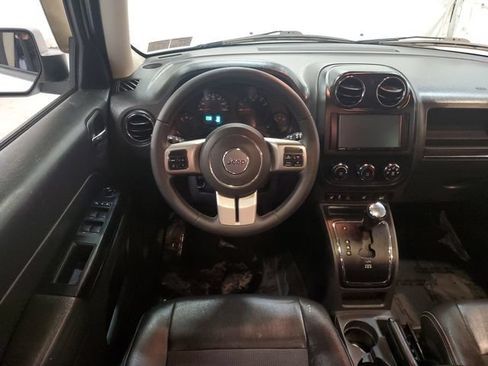 Used 2013 Jeep Patriot Latitude w/ Freedom Edition Pkg AWD/4WD image 14