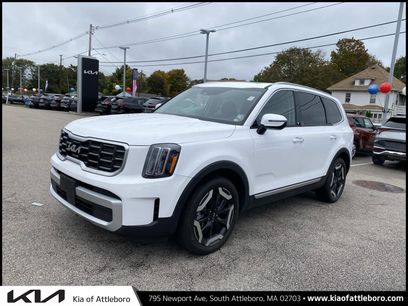 Used 2024 Kia Telluride S w/ S Sunroof Package