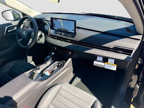 New 2026 Mitsubishi Outlander SE image 30