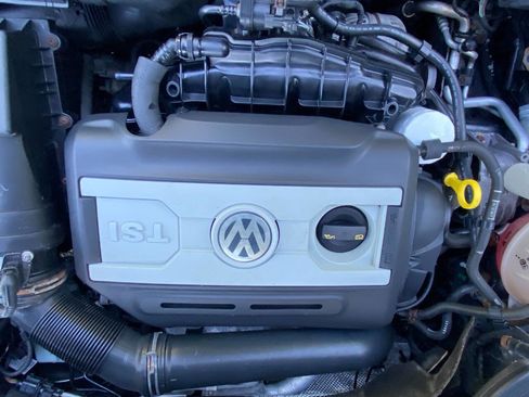 Used 2014 Volkswagen GTI Driver's Edition FWD image 47