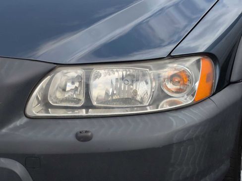 Used 2005 Volvo XC70 image 11