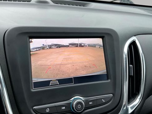Used 2023 Chevrolet Equinox LT FWD image 26