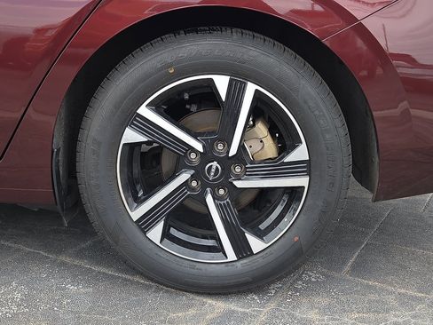 Used 2025 Nissan Sentra SV FWD image 5