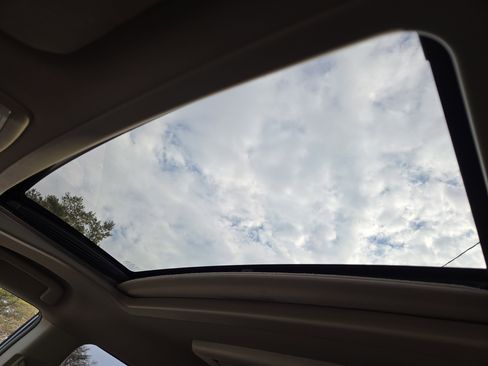 Certified 2019 Toyota Sienna XLE image 24