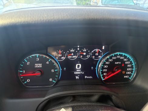 Used 2018 Chevrolet Tahoe Premier RWD image 11