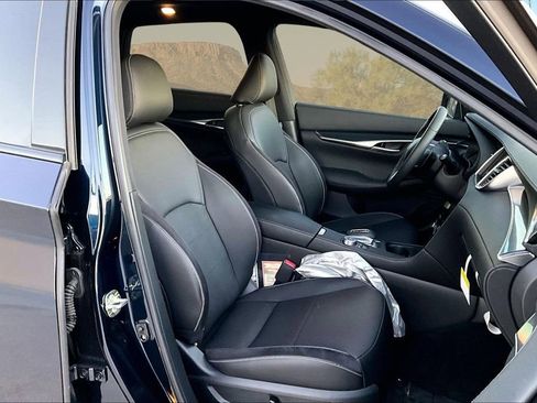 Used 2025 INFINITI QX50 Sport image 7