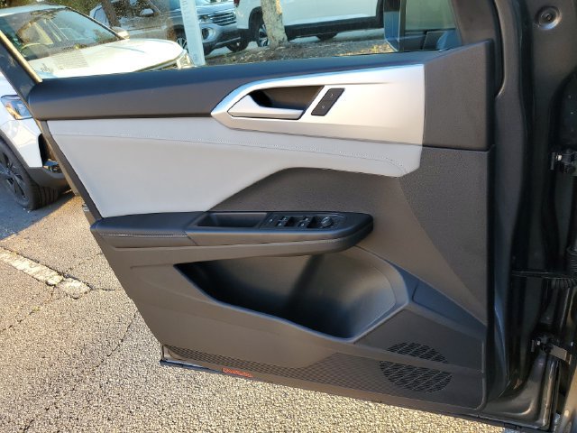 Certified 2026 Volkswagen Taos SE FWD image 35