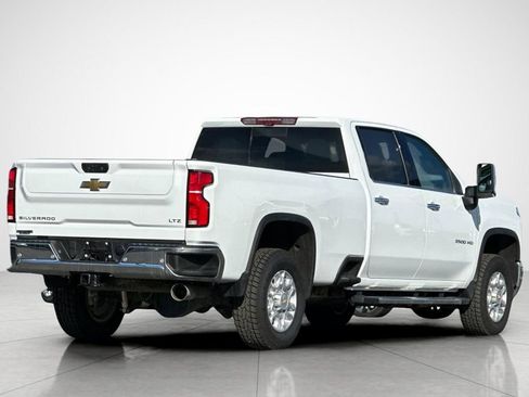 Used 2024 Chevrolet Silverado 3500 LTZ w/ LTZ Convenience Package image 4