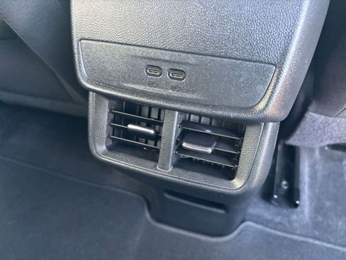 Used 2025 Chevrolet Equinox LT FWD image 22