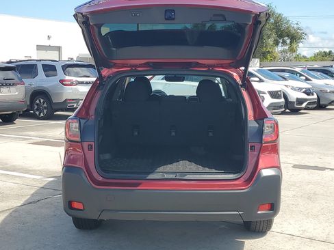 Used 2024 Subaru Outback Premium AWD/4WD image 9