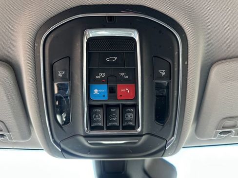 Used 2023 Jeep Grand Cherokee L Limited AWD/4WD image 46