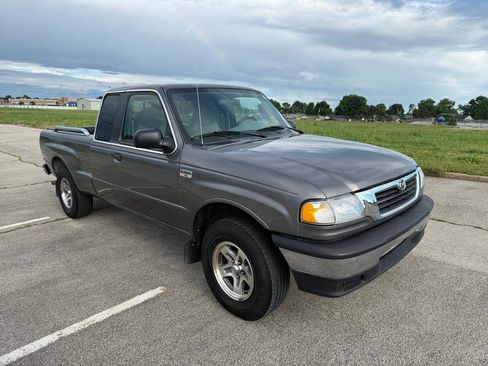 Used 2000 MAZDA B-Series Pickup 2WD Cab Plus B3000 image 2