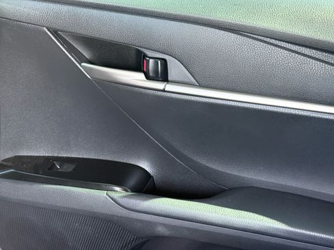 Used 2025 Toyota Camry LE FWD image 12